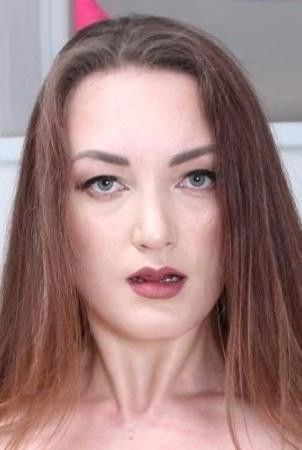 et billede af Julia Maze