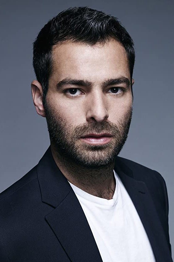 et billede af Jonathan Simkhai