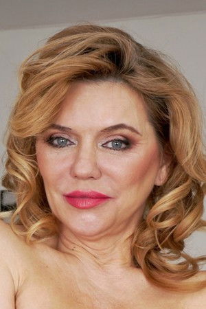 et billede af Maya Evans