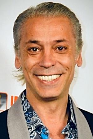 et billede af Karlos Granada