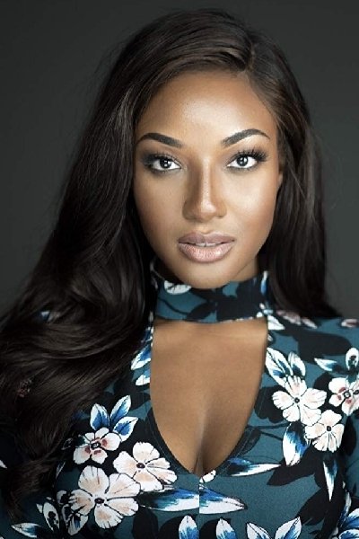 et billede af Anastagia Pierre Friel