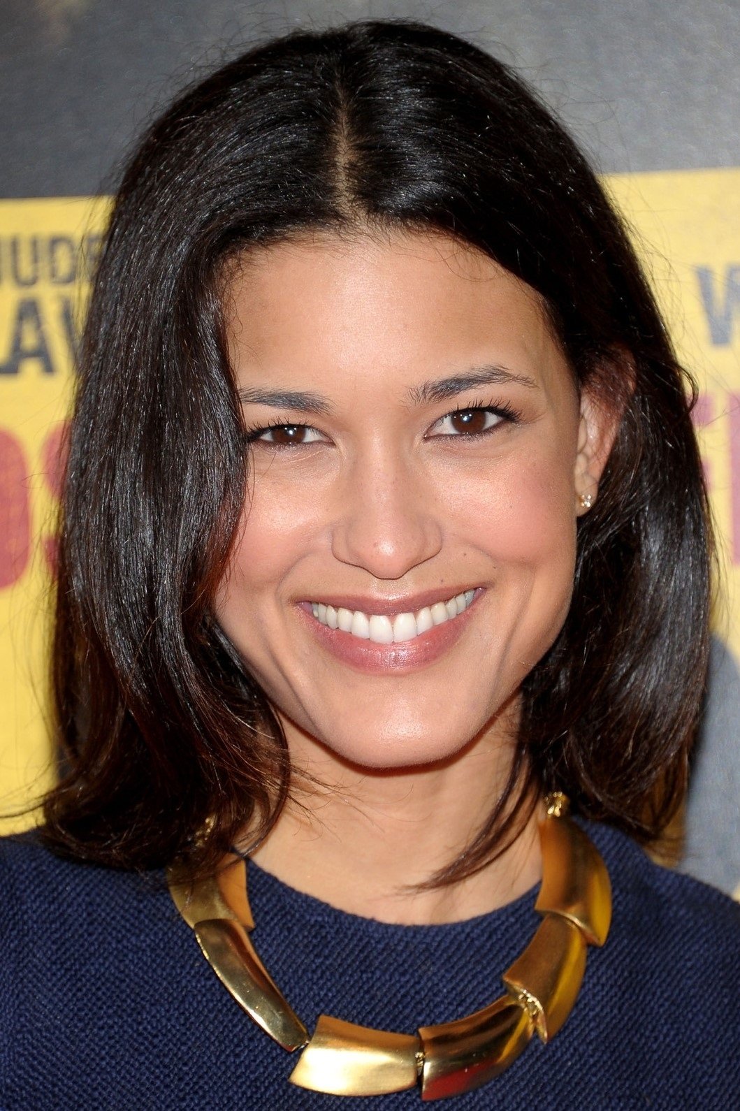Julia Jones(朱莉亚·琼斯)