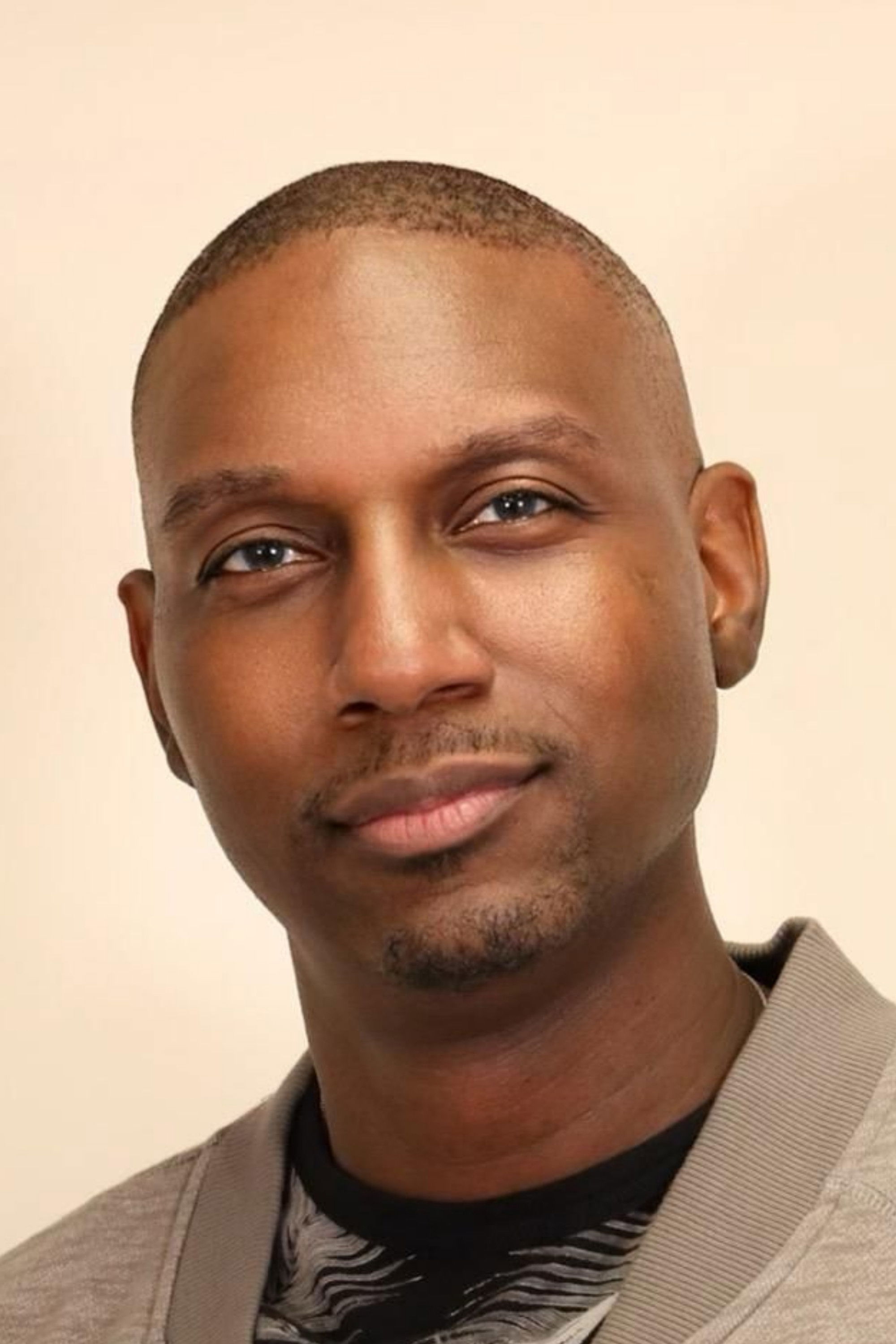 Profile Des Jackson with character Officer Hudson