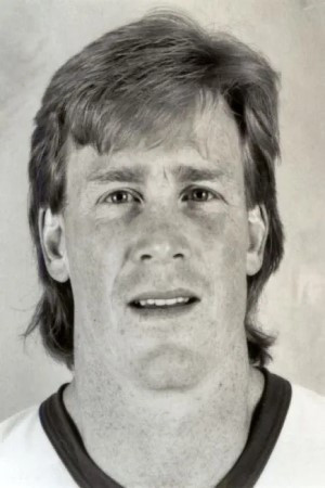 et billede af Troy Loney