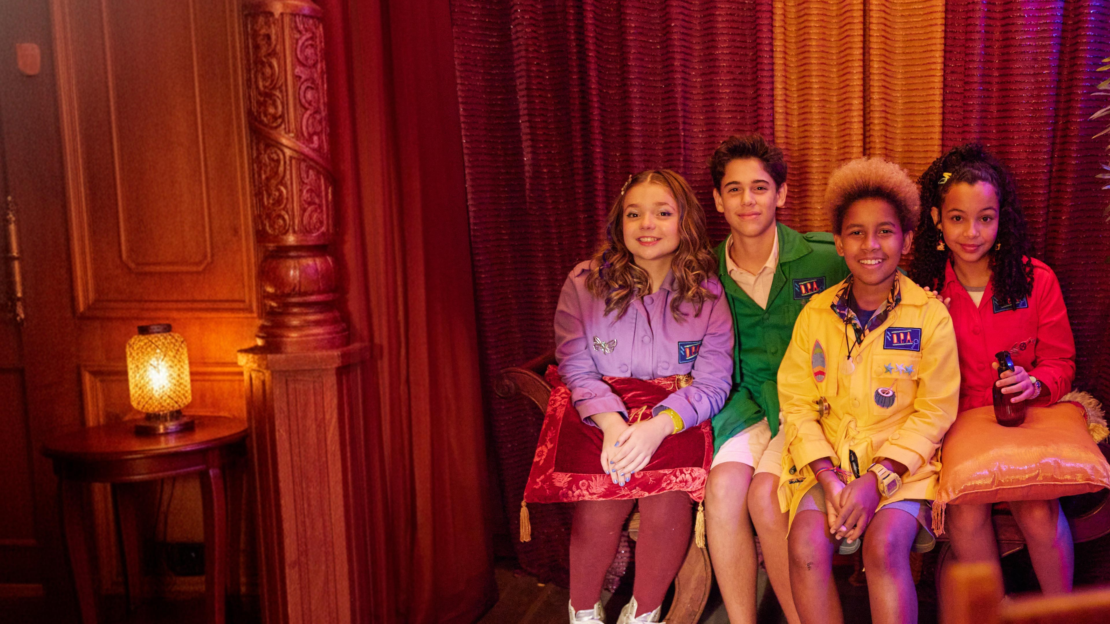 Blue Building Detectives - Season 4 Episode 17 : Episode 17