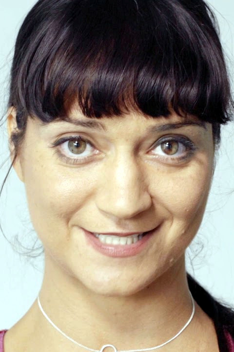 et billede af Anjali Mehra