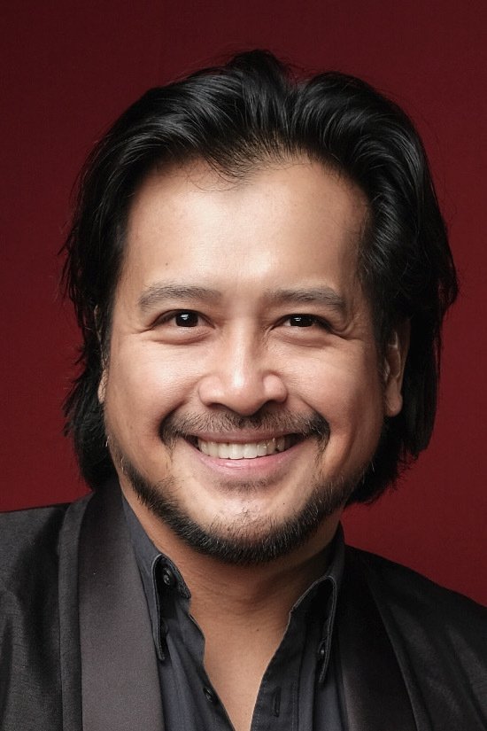 Lorenz Martinez's picture in the cast