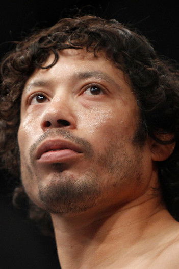 et billede af Charlie Valencia