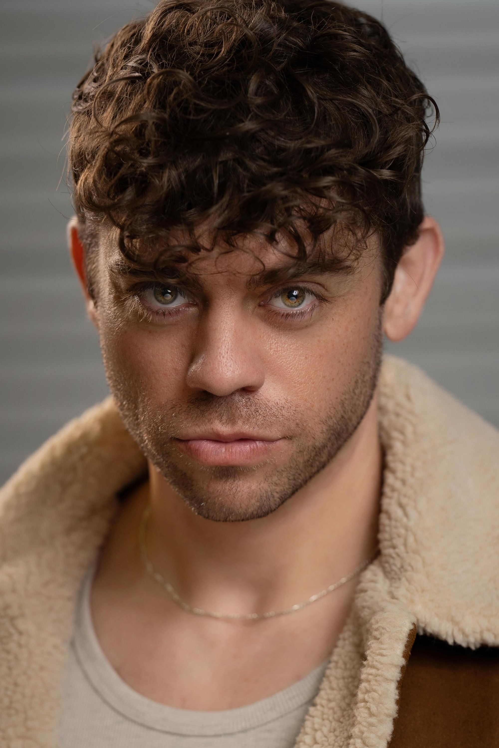 et billede af Dustin Stern-Garcia