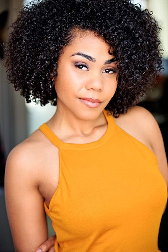 et billede af Brittany Mayti