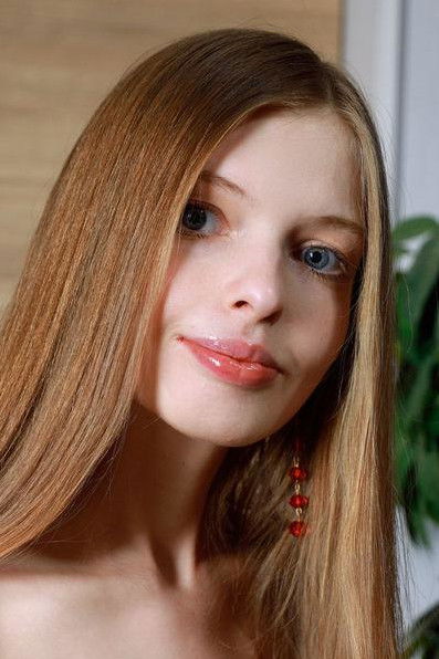 et billede af Adel Bye