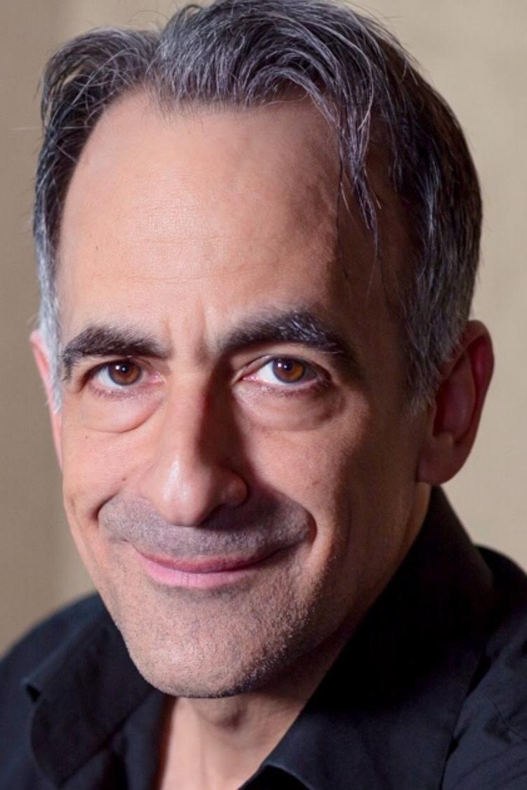 et billede af David Pittu