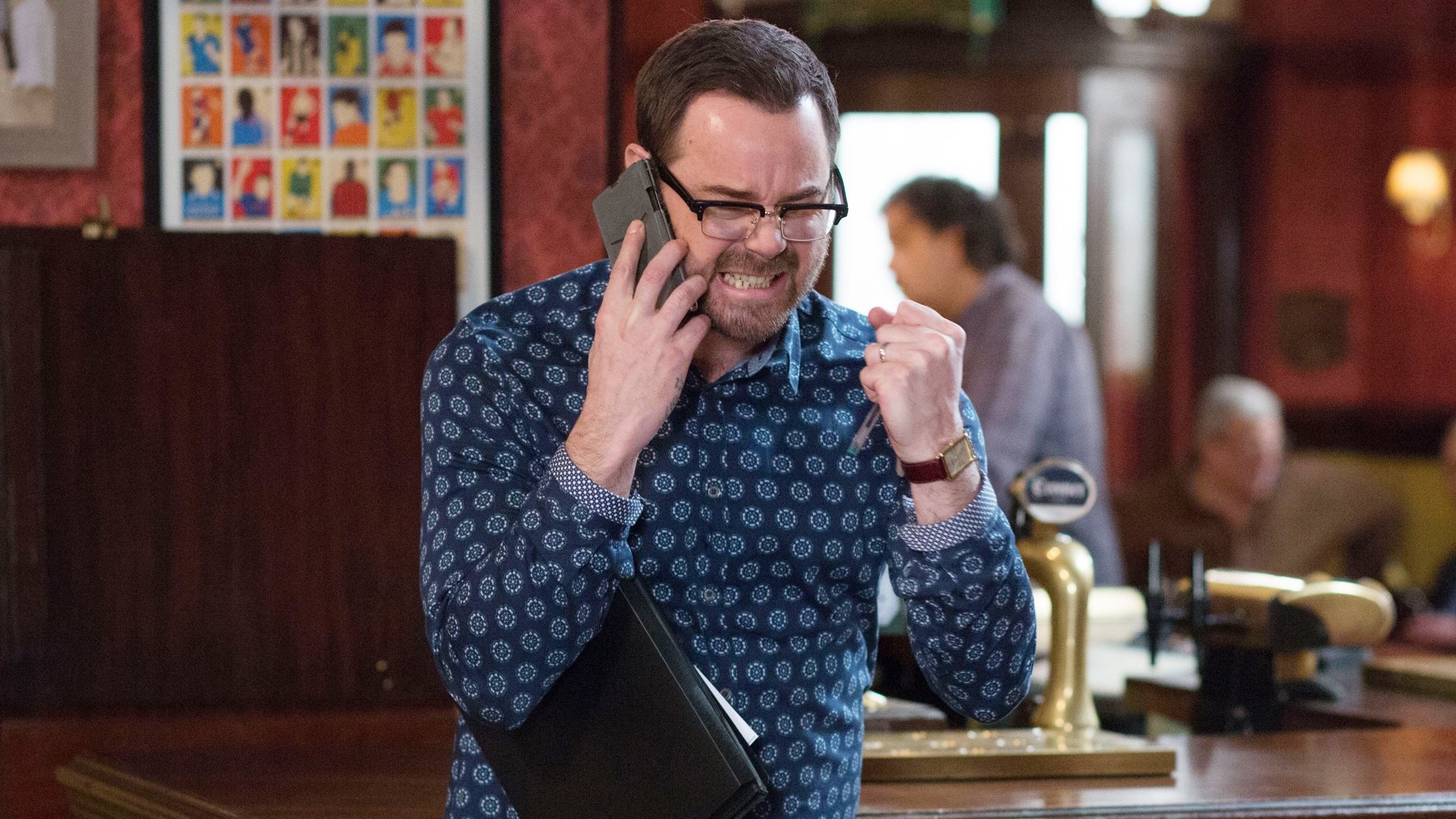 EastEnders 32x60