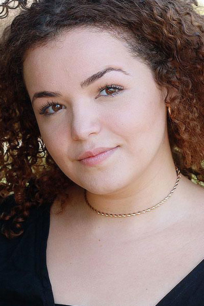 et billede af Camila Brandão