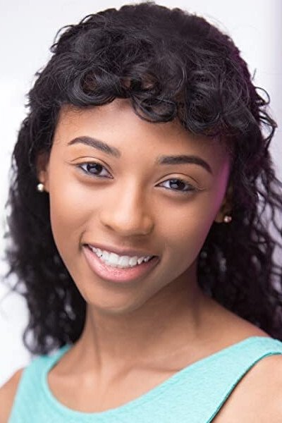 et billede af Laila Drew