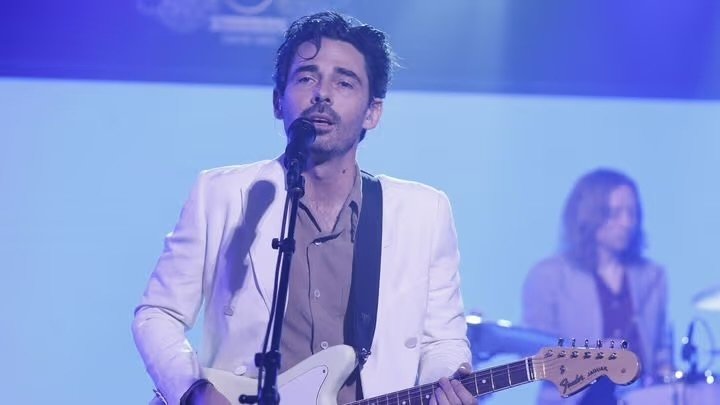 Jimmy Kimmel Live! - Season 20 Episode 36 : Billy Crystal, Jay Ellis, Local Natives