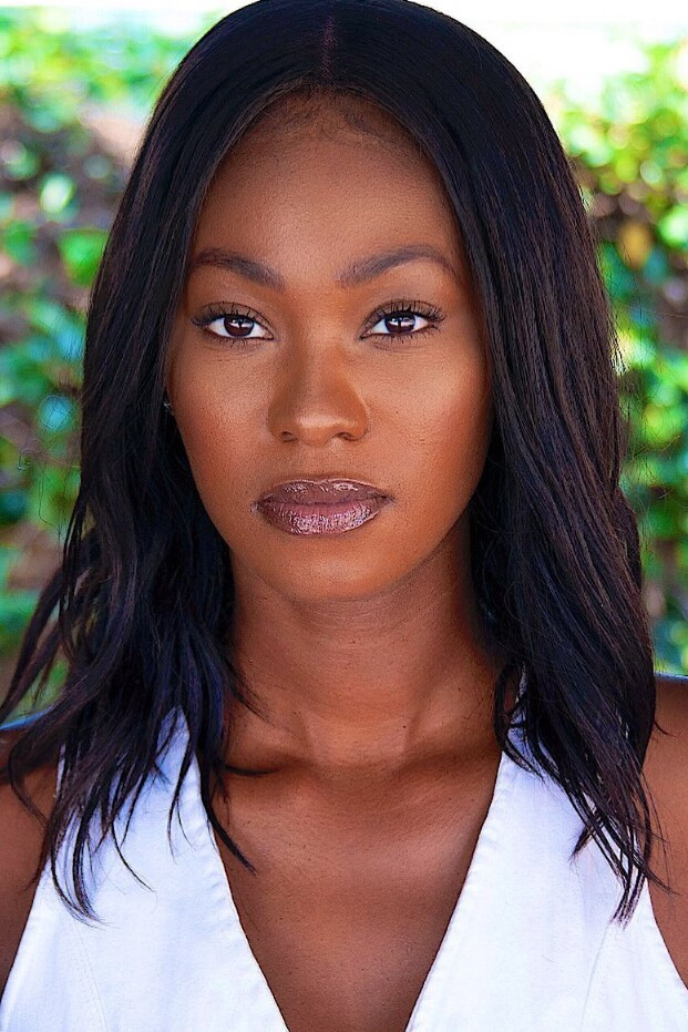 et billede af Monique StaTeena