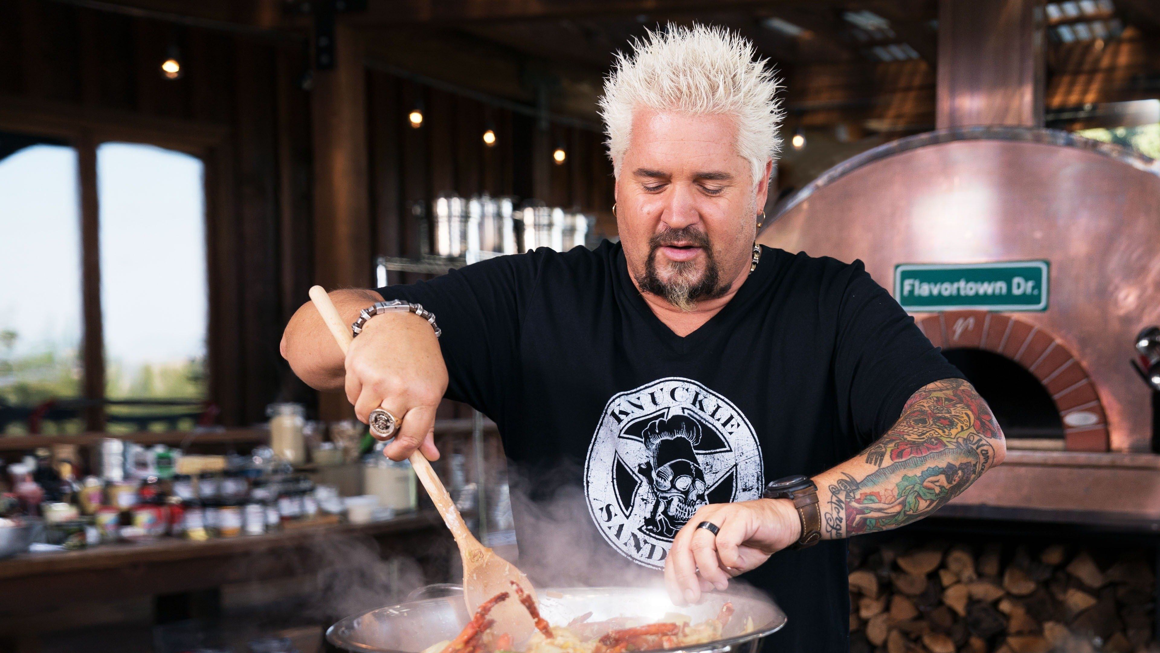 Guy's Ranch Kitchen - Season 3 Episode 3 : Burger Bash