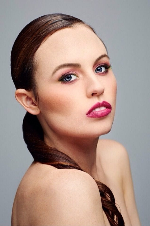 et billede af Hayley Gia Hughes