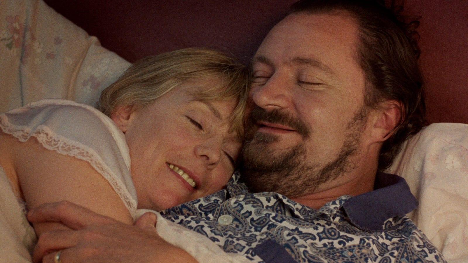 Life Is Sweet (1990)