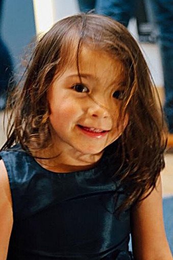 Sama Al-Khateab's picture in the cast