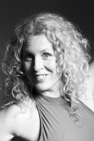 et billede af April Ritzenthaler