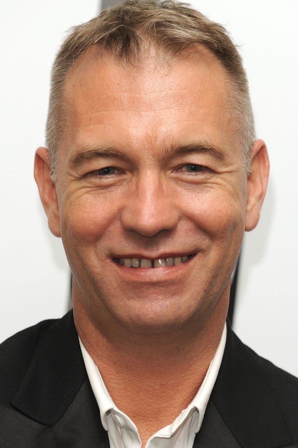 et billede af John Maybury