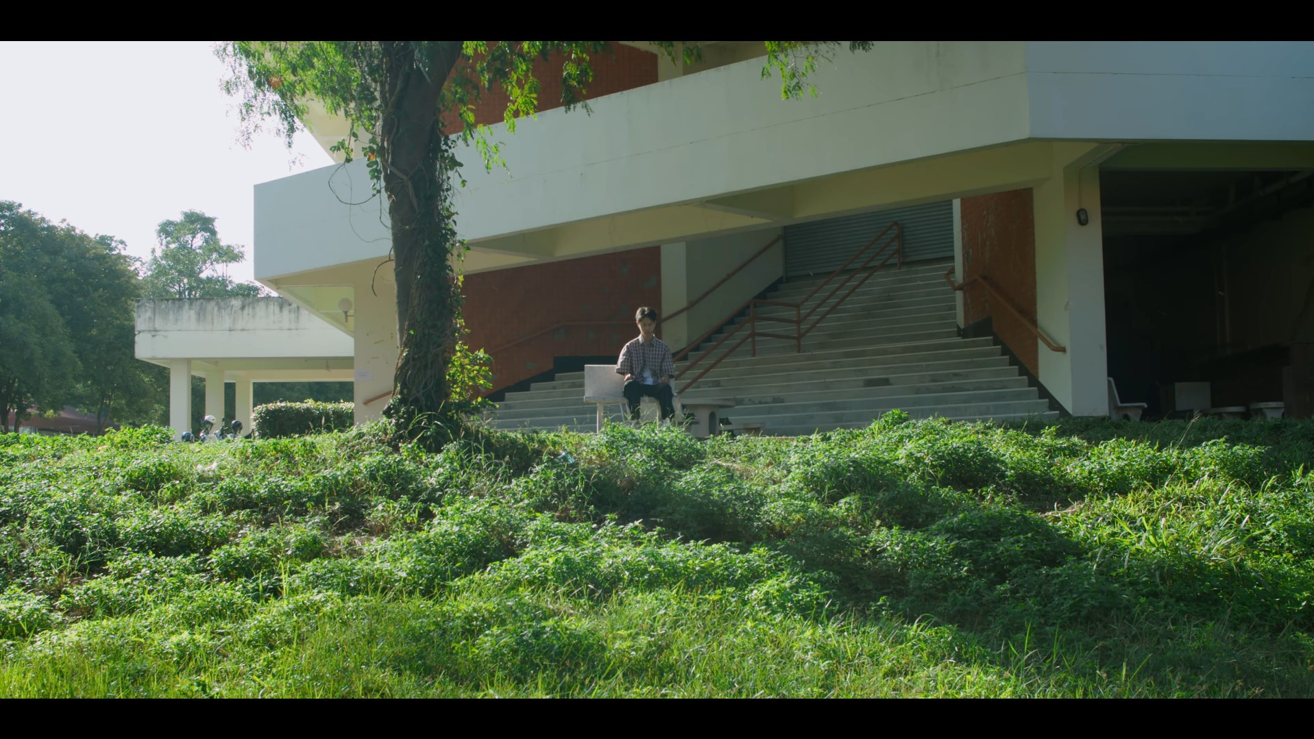 เสียงกระทบ Backdrop Blur