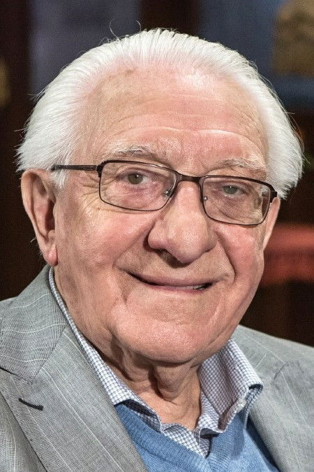 et billede af Gustav Oplustil