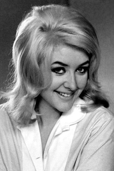 et billede af Angela Lovell