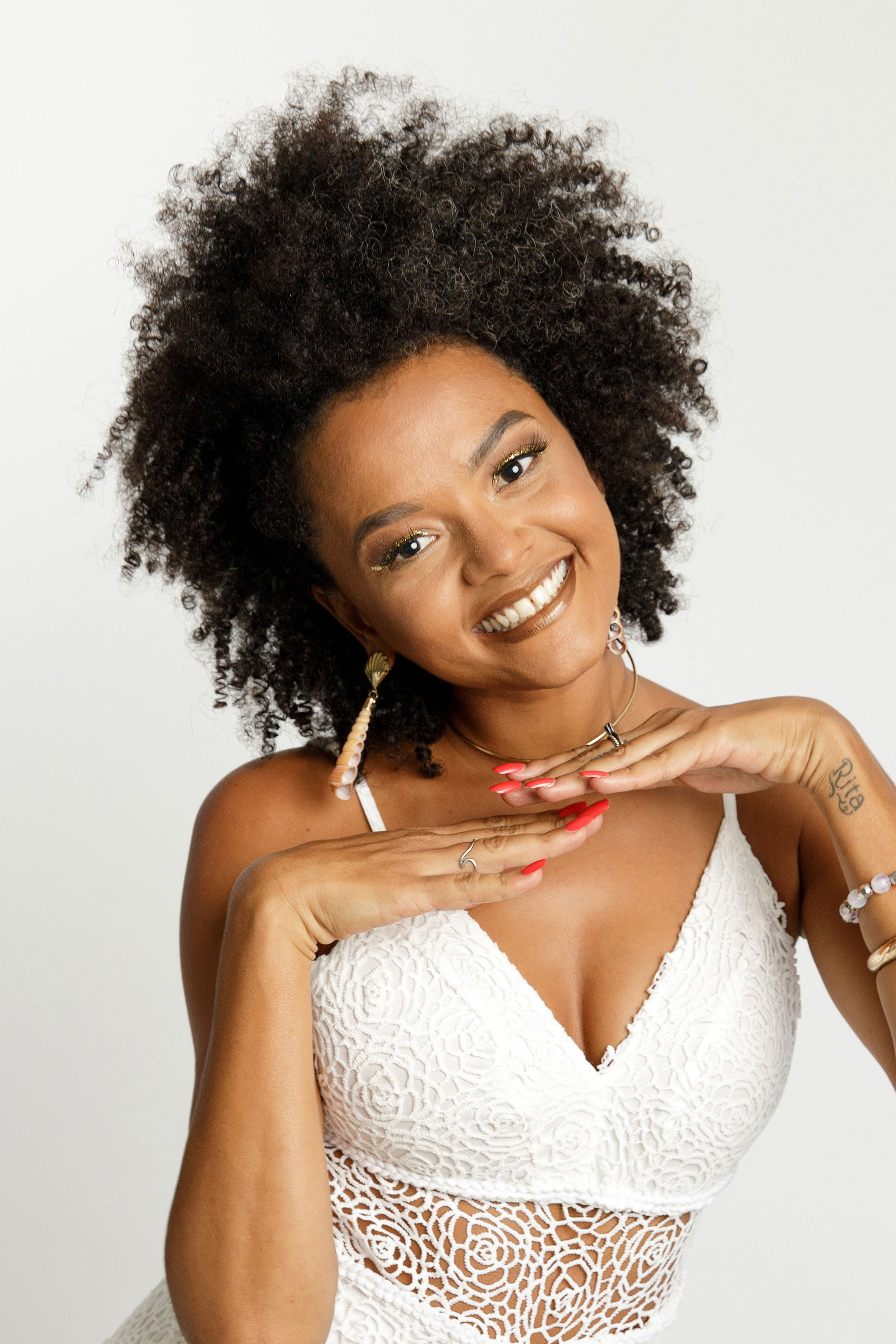 et billede af Bárbara Bela