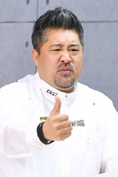 et billede af Wi Yang-ho