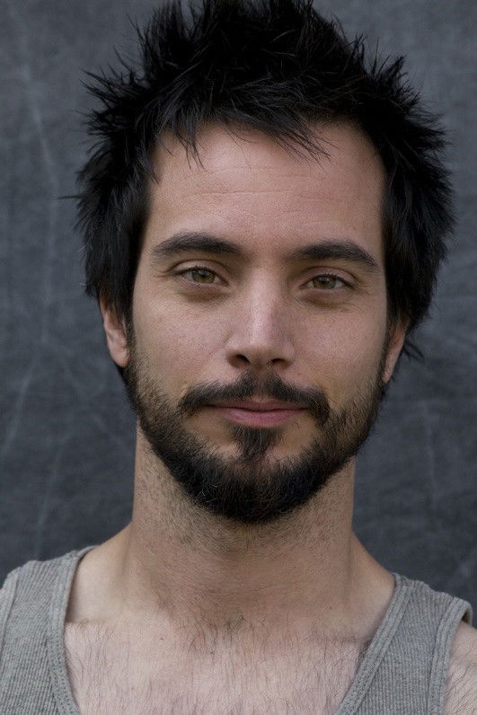 et billede af Gregg Mozgala