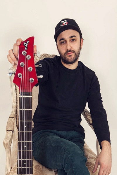 et billede af Teymur Phell