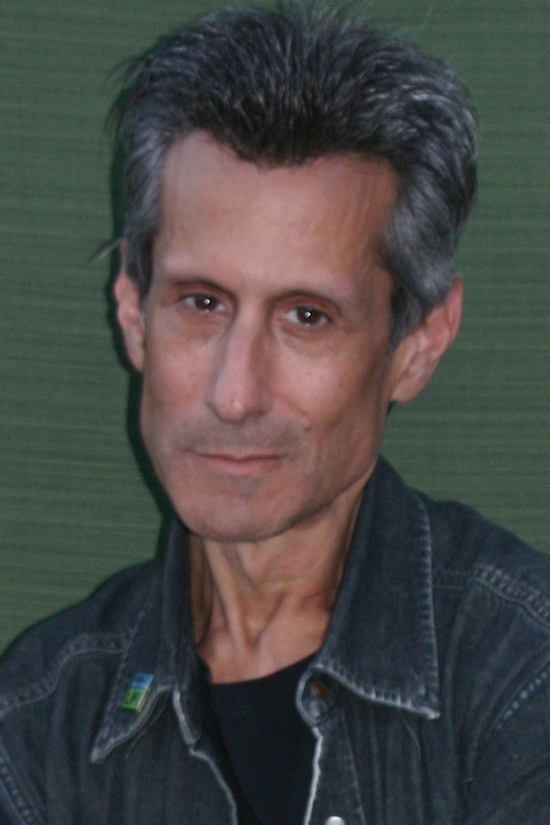 et billede af Stephen Sayadian