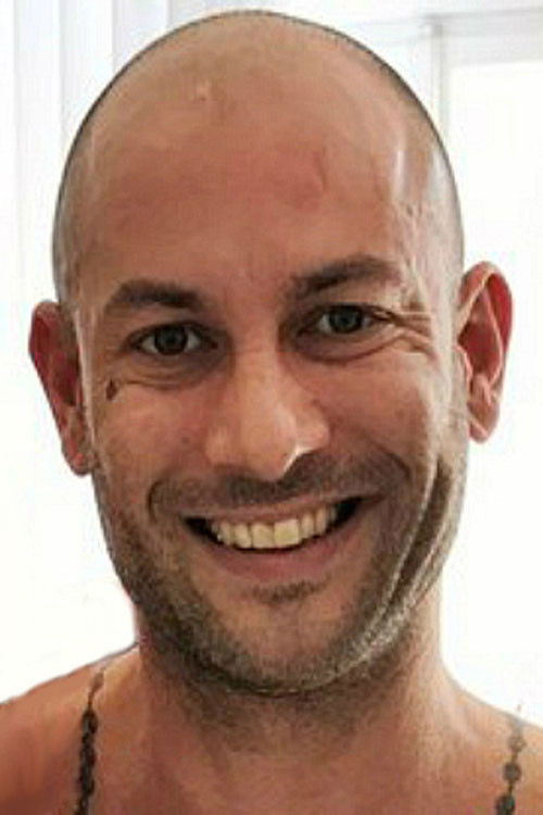 et billede af Mike Angelo