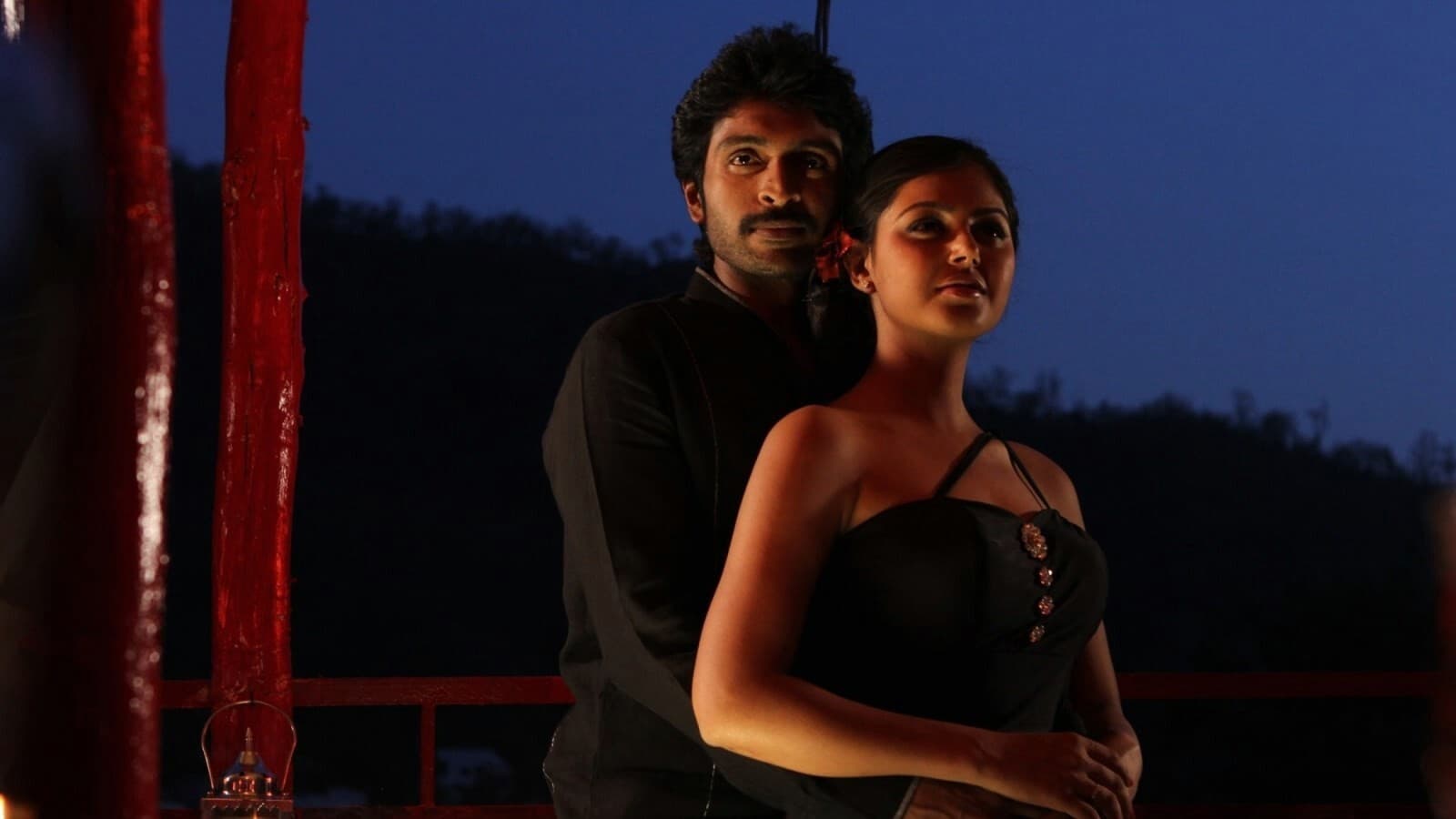 Sigaram Thodu (2014)