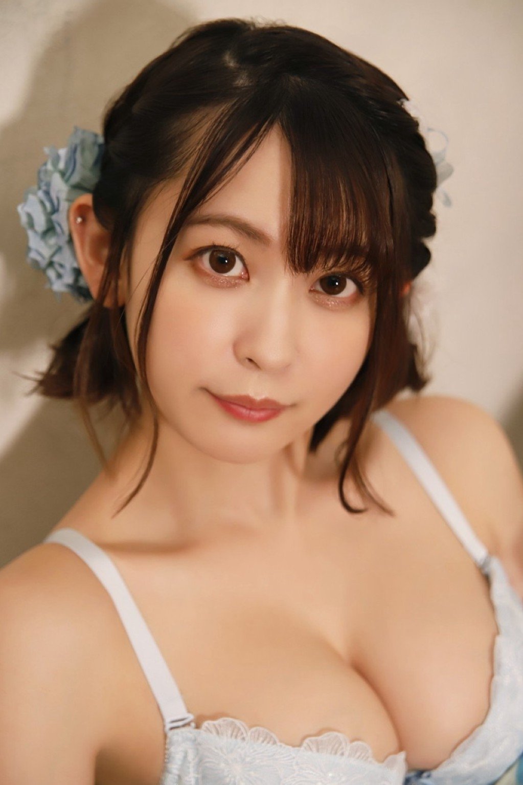 Hikari Azusa(梓光莉)