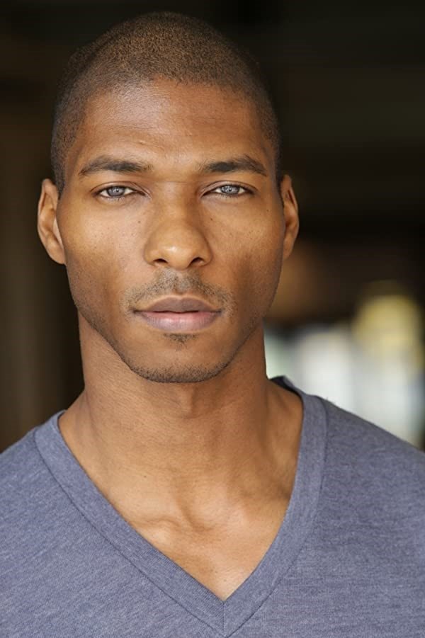 et billede af Bernard Dowdell