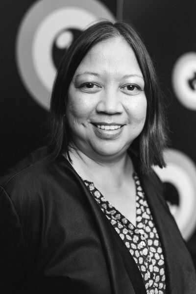 et billede af Ramona S. Diaz