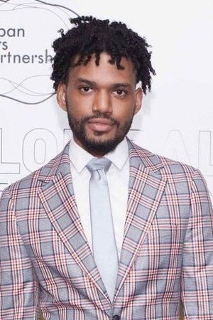 et billede af Devin Mojica