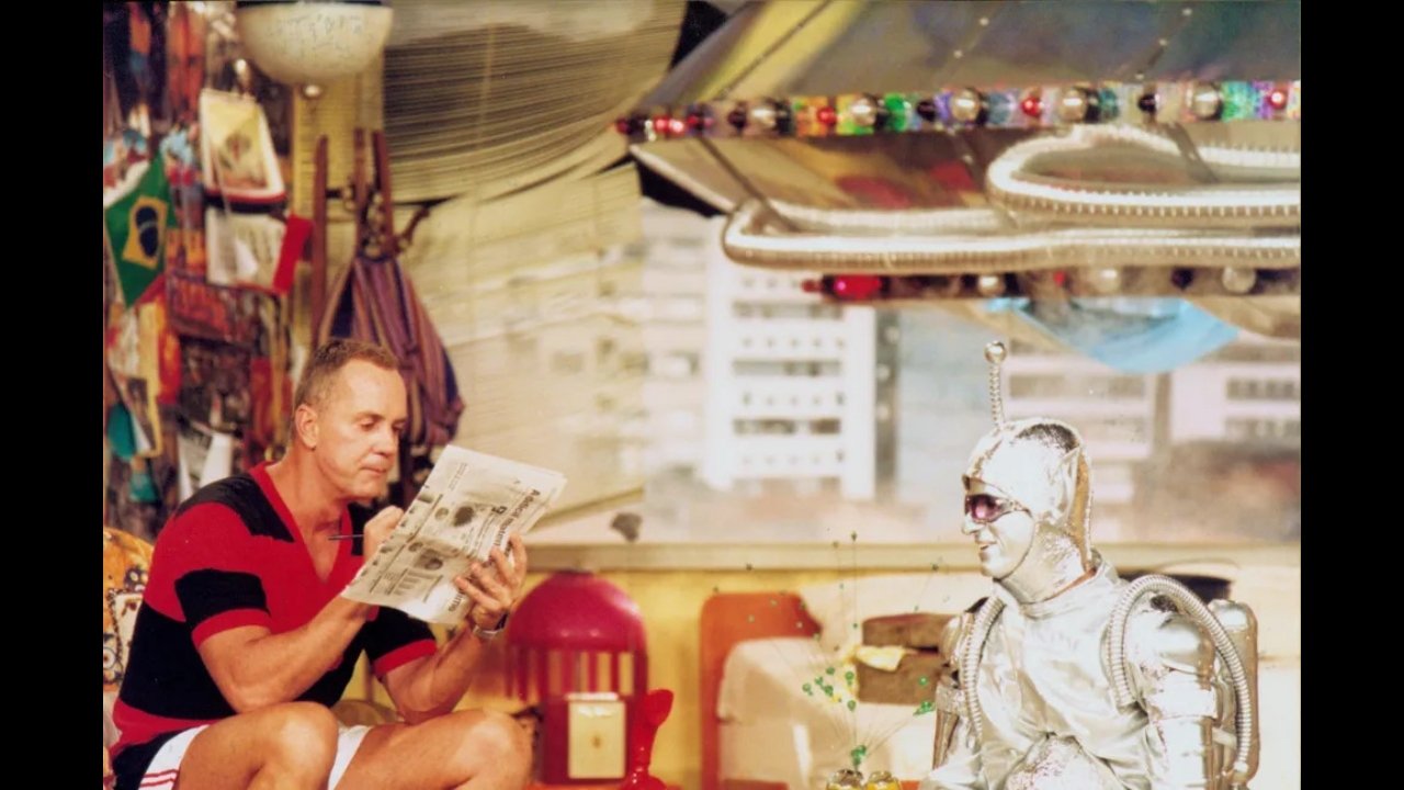 Thumbnail for 'Um Edifício Chamado 200' Season 1 Episode 4