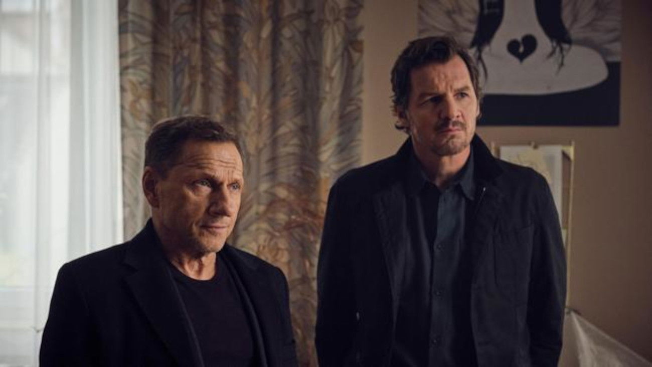 Scene of the Crime Season 56 :Episode 29  At least survive until tomorrow