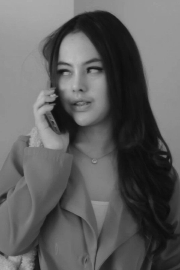 Elji Earlene's picture in the cast