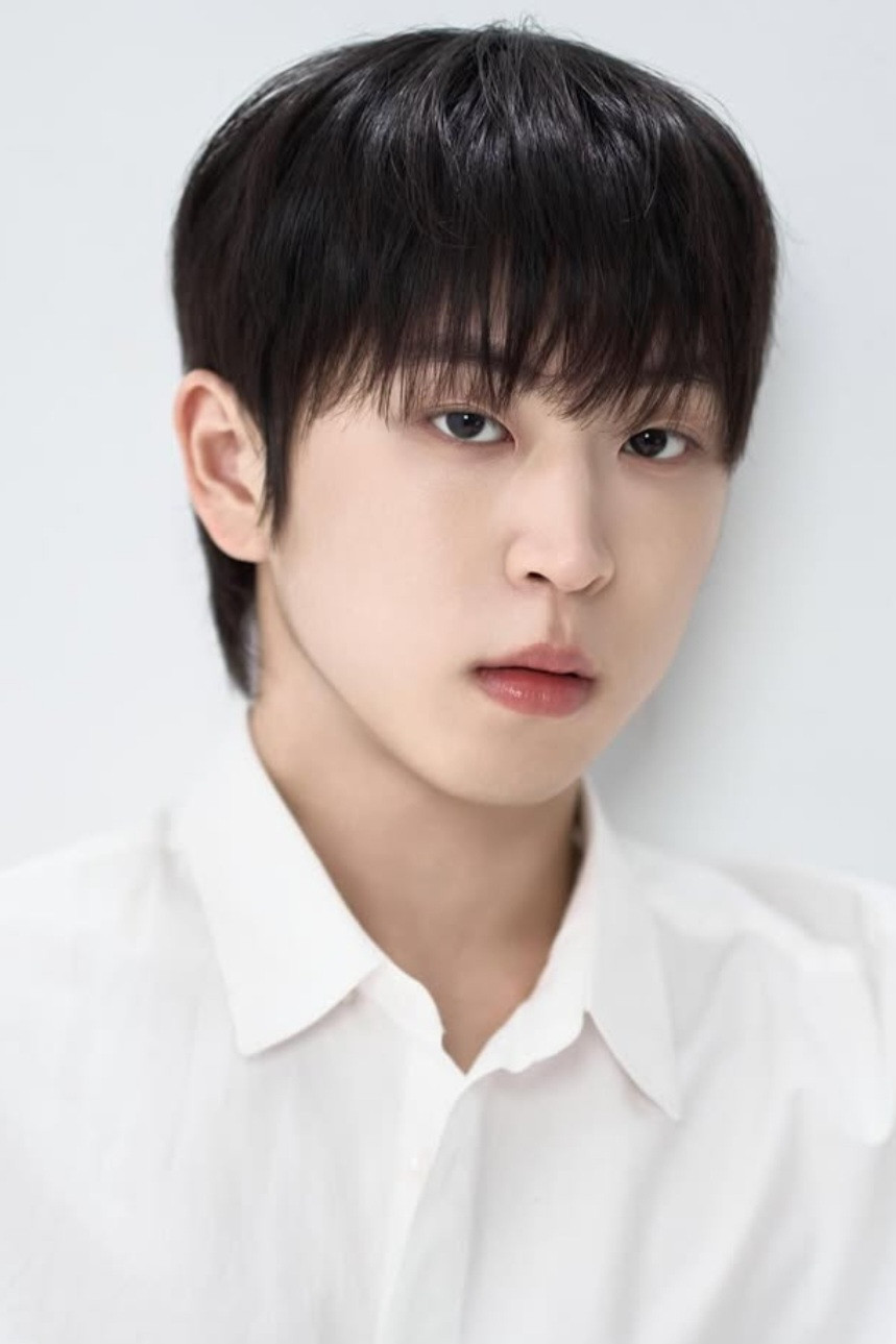 박진석