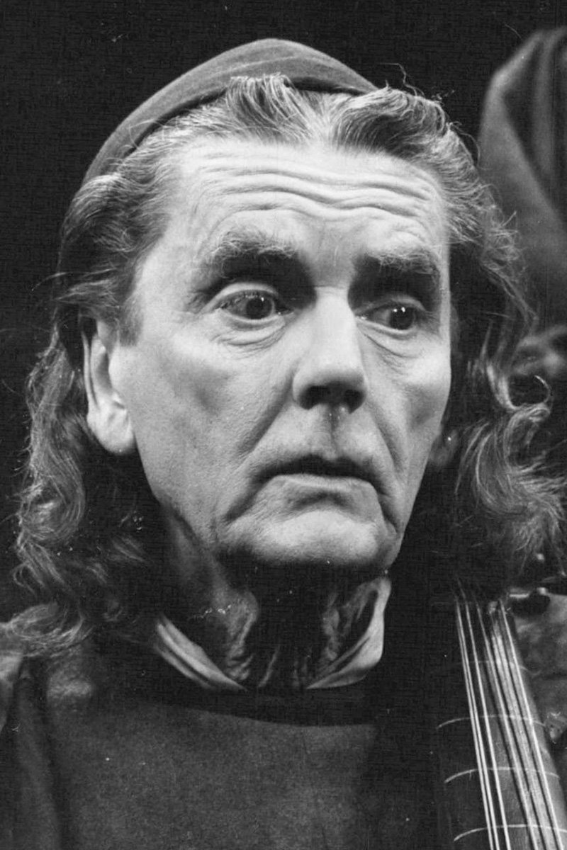 et billede af Robert Eddison