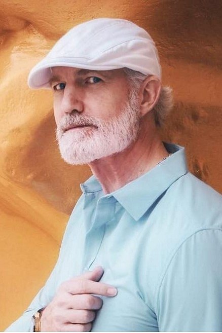 et billede af James Filbird