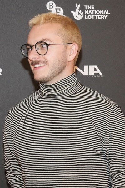 et billede af Elliot Tuttle