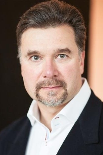 et billede af Nicholas Colicos