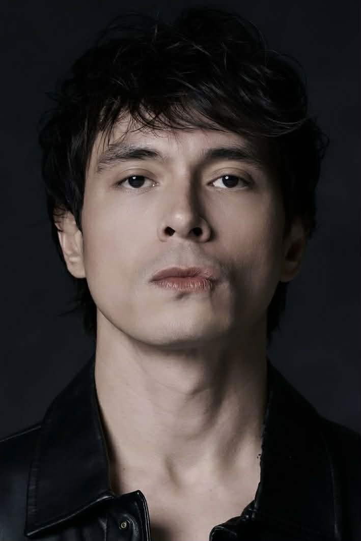 et billede af Jake Cuenca